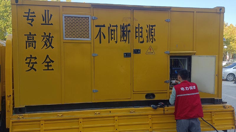 浔阳柴油发电机组和UPS电源配合使用时，如何避免切换过程中的电力中断？